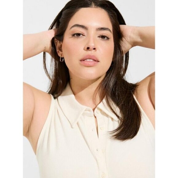 Women's Torrid Plus Size 5, 5X, 28 Cream Ribbed V-neck Sleeveless Top, Shirt - Picture 3 of 10